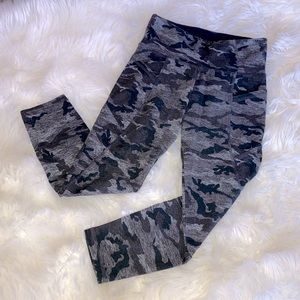 Girls STRUT THIS Gray Camo Leggings with Side Pockets